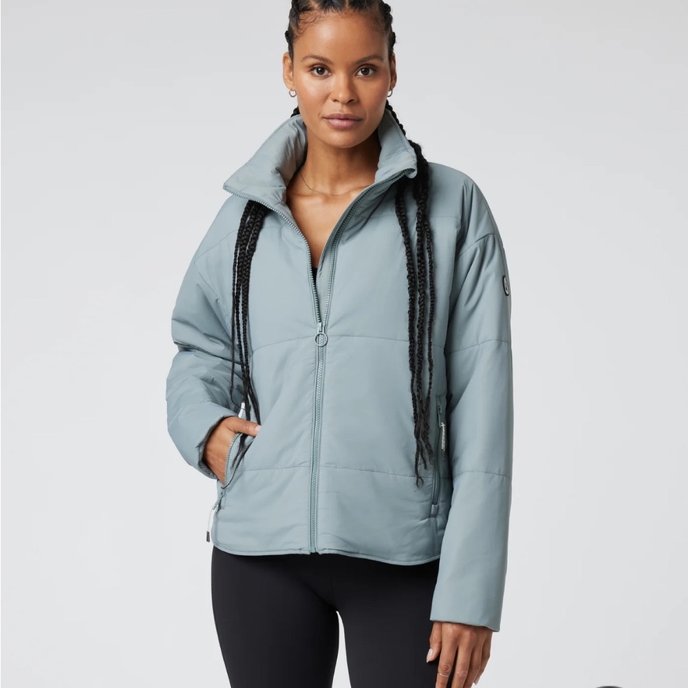 Vuori Canyon Insulated Jacket in Pistachio Size Medium!